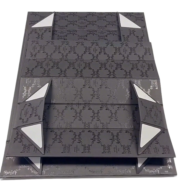 Thumbnail of collapsible gift box for flat-packed delivery